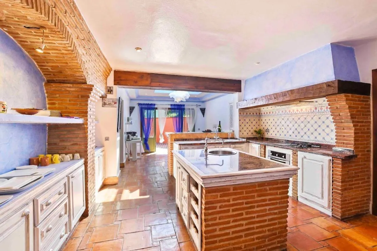 6 Bedrooms Villa With Private Pool And Enclosed Garden At Marbella 1 Km Away From The Beach 0*,