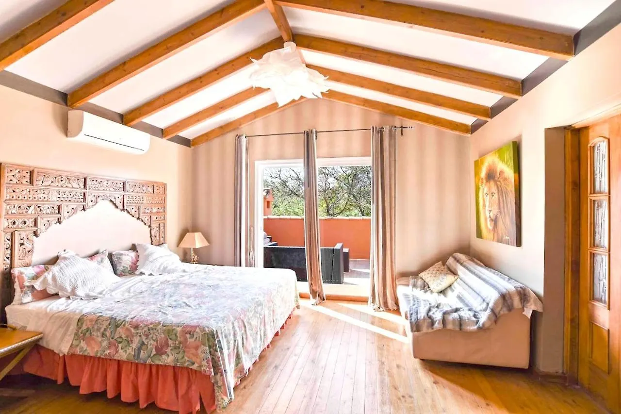 6 Bedrooms Villa With Private Pool And Enclosed Garden At Marbella 1 Km Away From The Beach